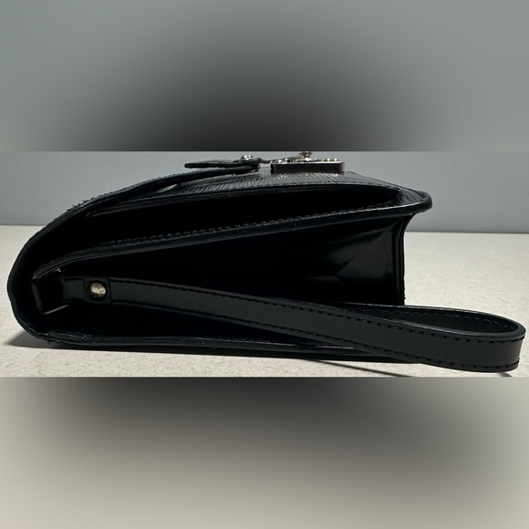 Louis Vuitton Pochette Serie Dragonne Epi Black - Picture 3 of 16